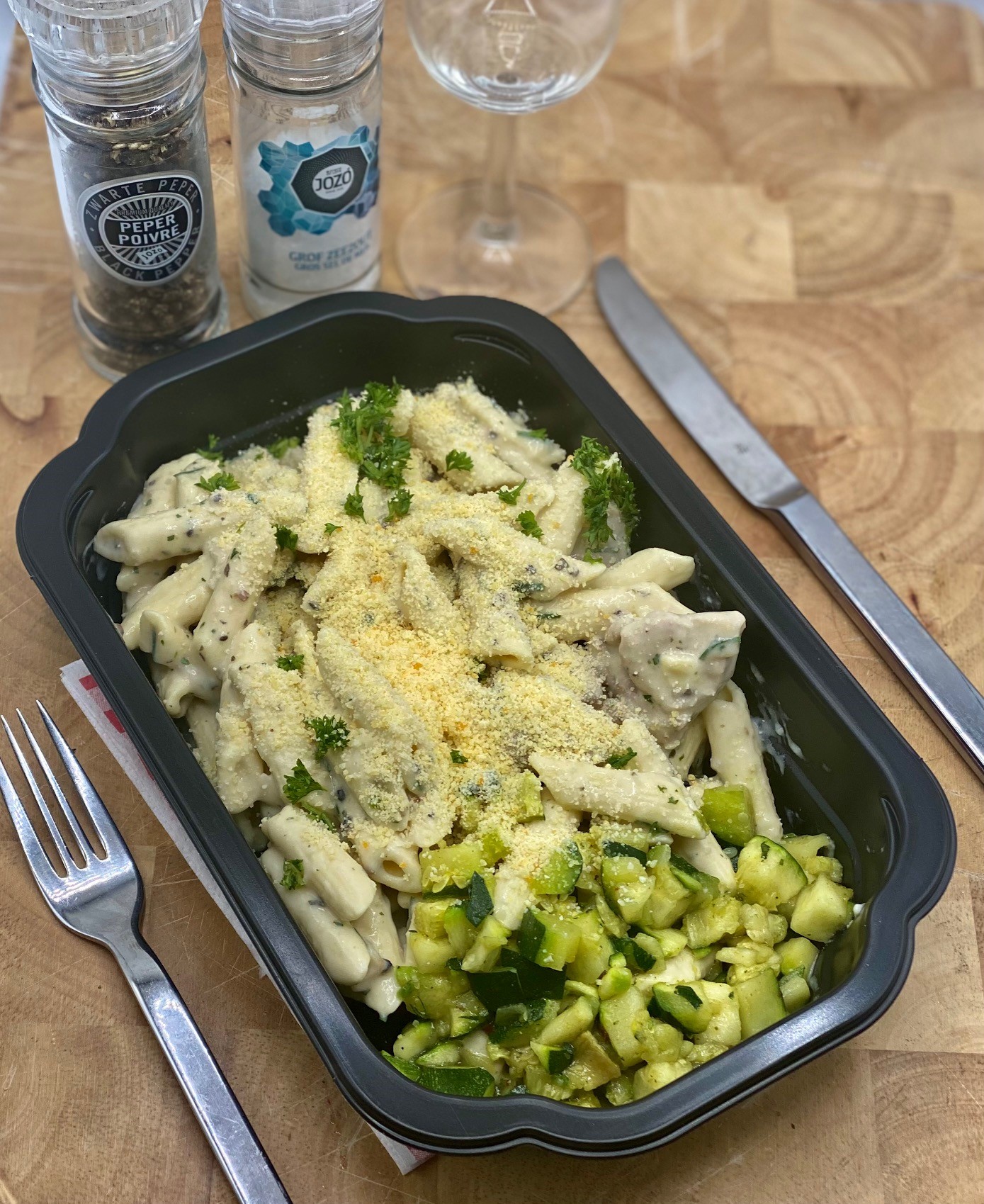 Penne carbonara met groene groenten