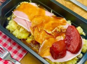 Zuurkool met Casselerrib en peertjes