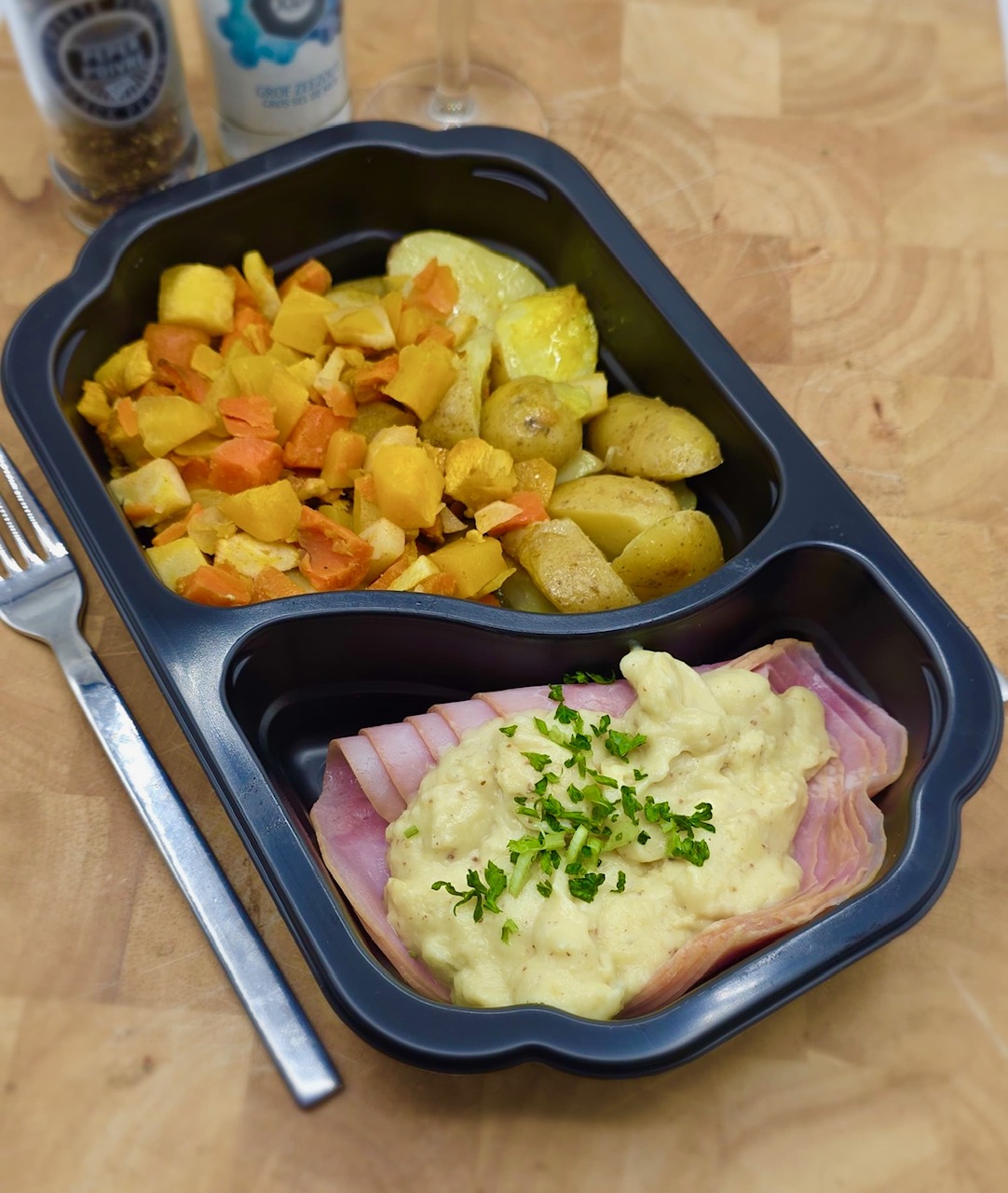 Beenham met honingmosterdsaus