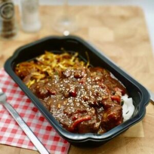 Koreaanse 'bulgogi' (rundvlees) met rijstnoedels