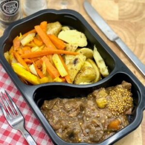 Vlaamse runderstoof met kloosterbier, gele bietjes & gebakken aardappel