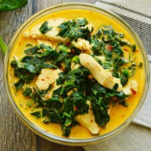 Koolhydraatarm: Tandoori kip met gebakken spinazie