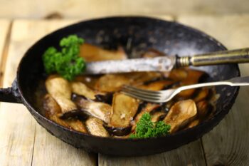 paddenstoelen stoof eryngi shutterstock_1959475882