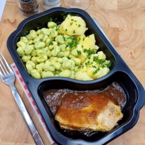 Hamlapje met aardappel en tuinbonen