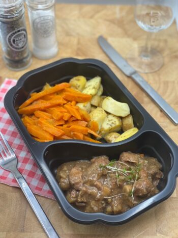 Veluwse runderstoof met ovenaardappel en knolselderij