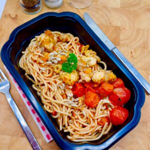 Vegetarische spaghetti met pesto, Parmezaan en cherry tomaat