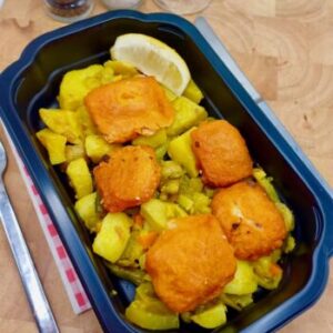 Kibbeling met gebakken aardappel, remoulade en coleslaw