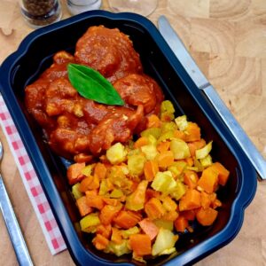Koolhydraatarm: kipblokjes in tomatensaus
