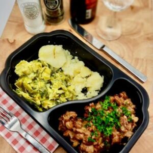 Bruine bonen met spek, ui en aardappel