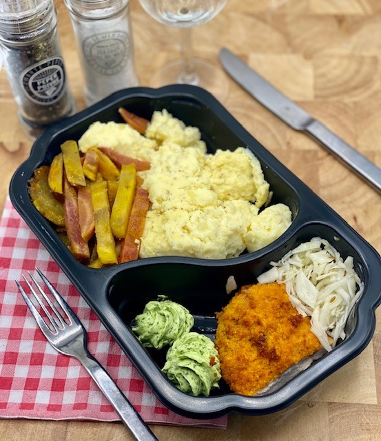 Gehakt cordon bleu met paarse wortel en puree