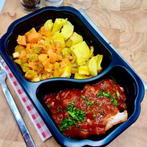 Kipschnitzel met paprika saus, aardappel en broccoli