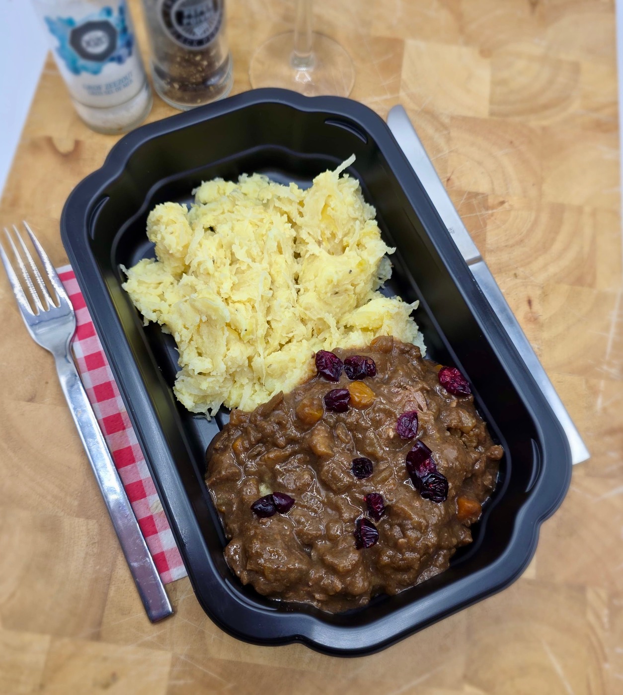 Veluwse wildschotel met zuurkoolstamppot