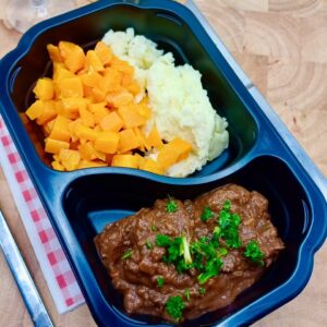 Romige frikandeau ragout met pompoen en kruidenkrieltjes