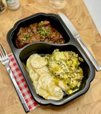 Veluwse runderstoof met aardappelpuree en velderwten